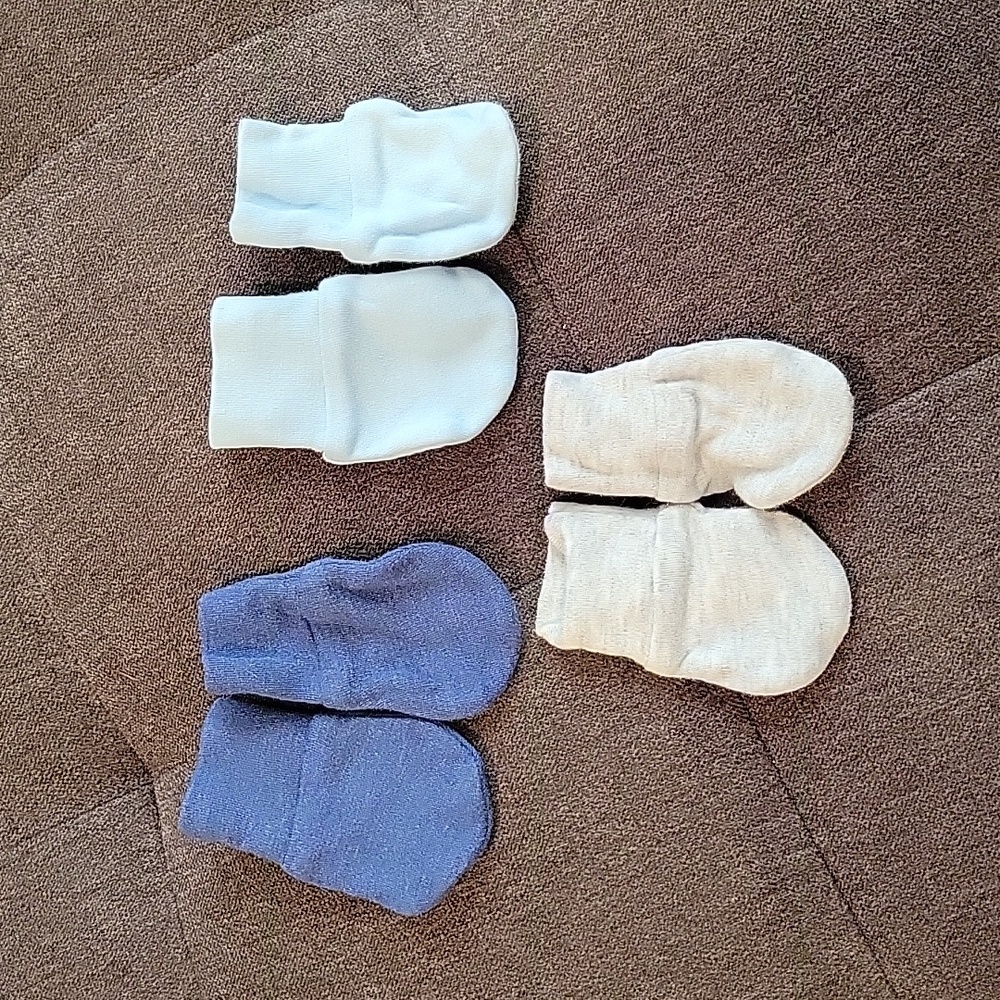 NWOT Newborn Cotton Mittens
